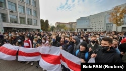 Студенты на митинге против результатов президентских выборов в Беларуси. Минск, 26 октября 2020 года