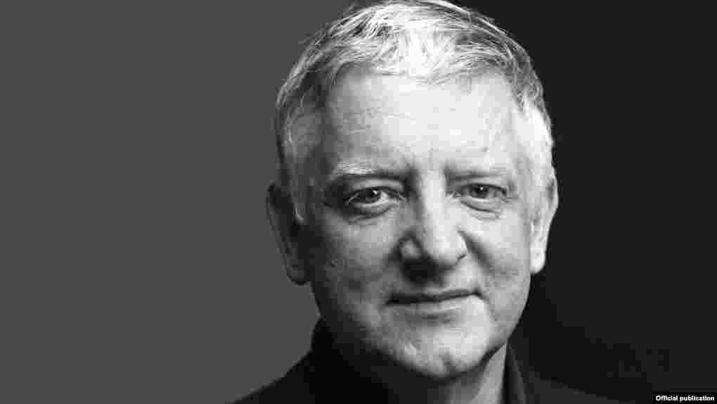 Simon Russell Beale